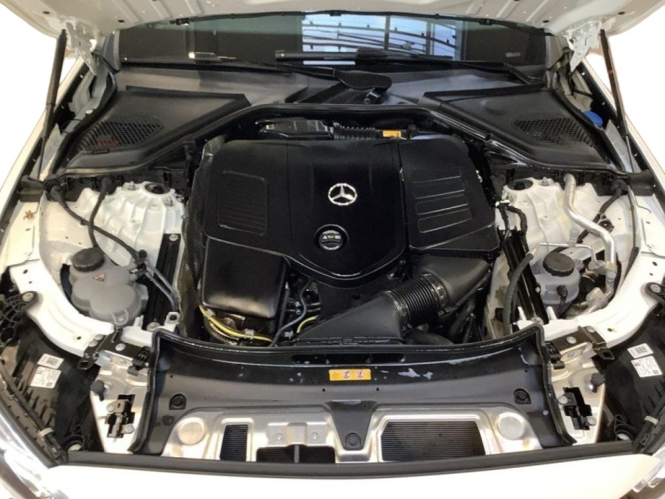 Mercedes-Benz E 200 4MATIC - foto 23