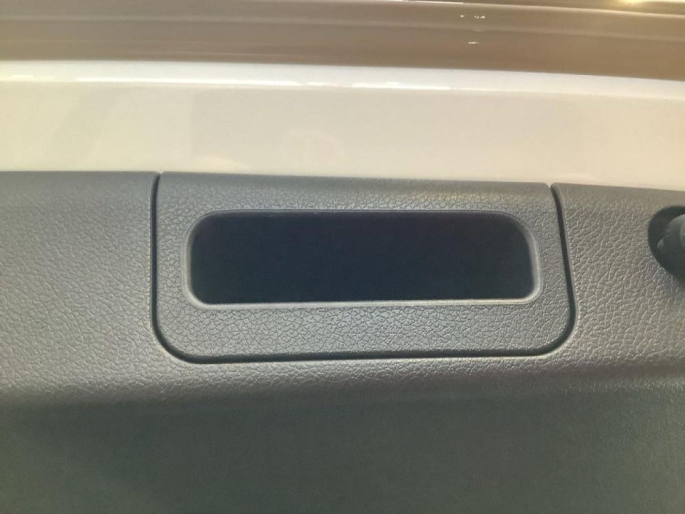 Mercedes-Benz E 200 4MATIC - foto 19