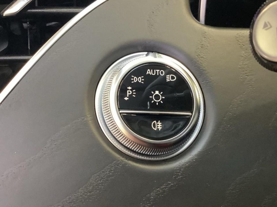 Mercedes-Benz E 200 4MATIC - foto 17