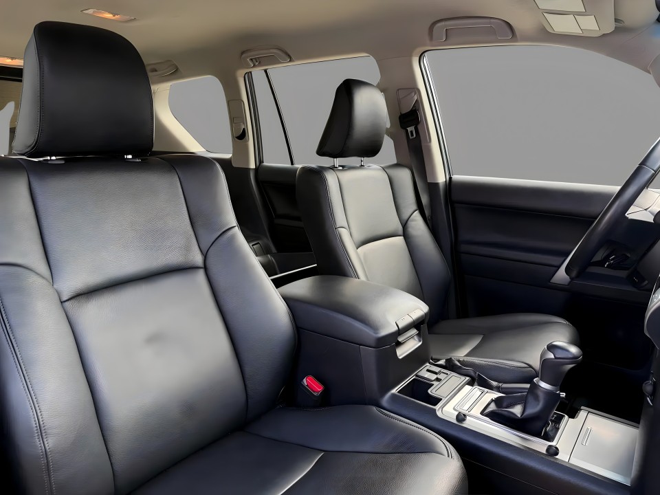 Toyota Land Cruiser - foto 12