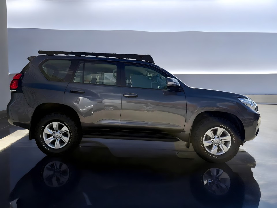 Toyota Land Cruiser (2)