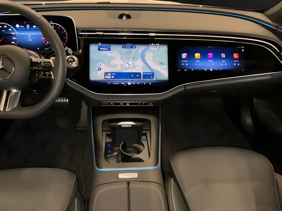 Mercedes-Benz E 200 4MATIC AMG - foto 15