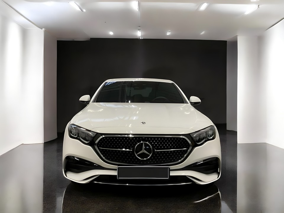 Mercedes-Benz E 200 4MATIC AMG (2)