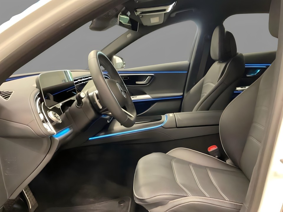 Mercedes-Benz E 200 4MATIC AMG - foto 11