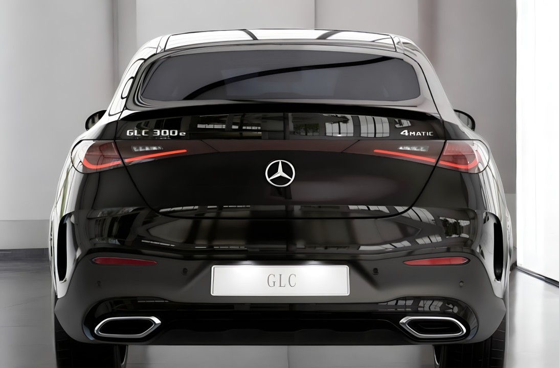 Mercedes-Benz GLC Coupe 300e 4MATIC AMG - foto 6