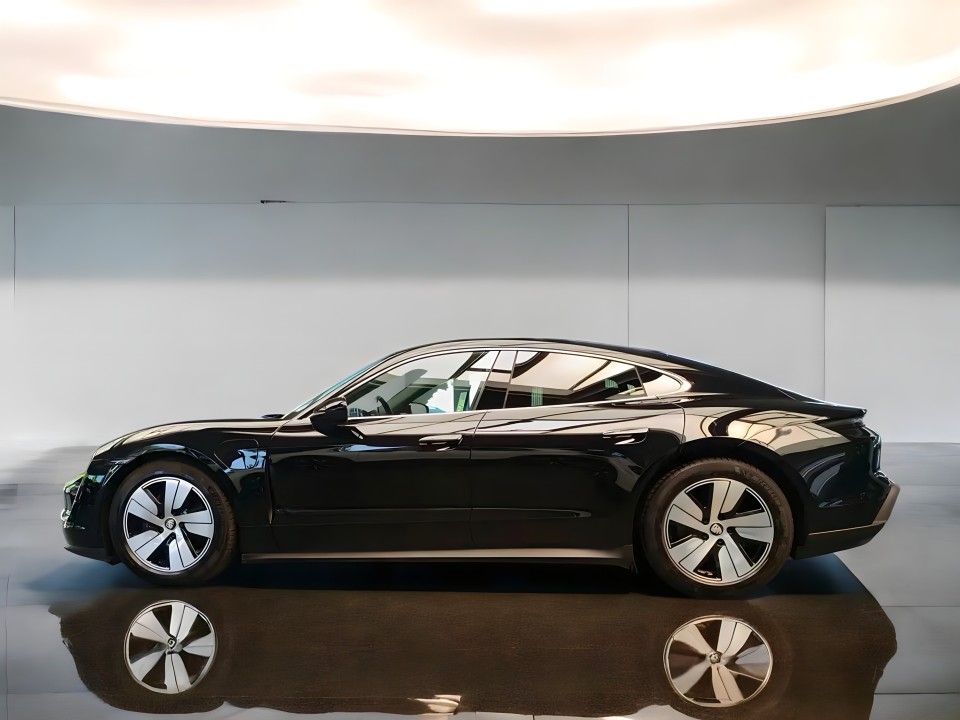 Porsche Taycan Performance - foto 6