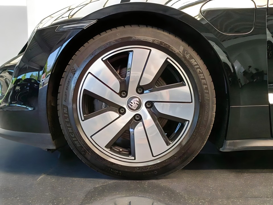 Porsche Taycan Performance - foto 14