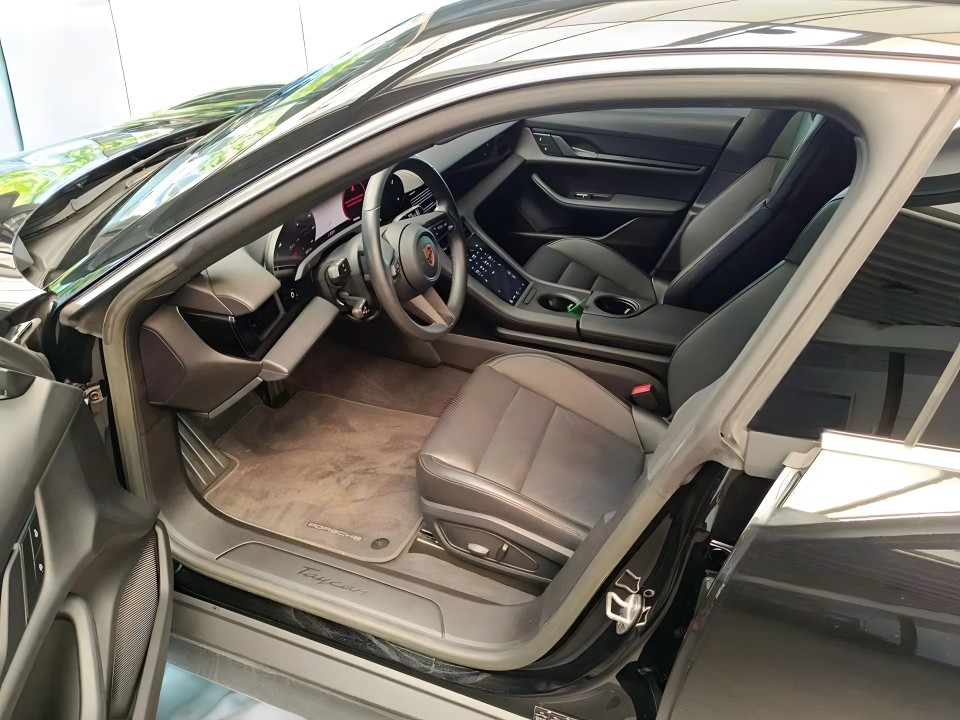 Porsche Taycan Performance - foto 12