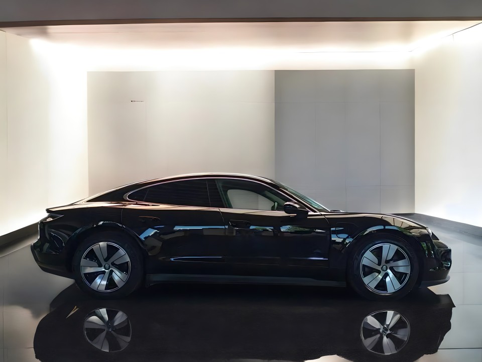 Porsche Taycan Performance (2)