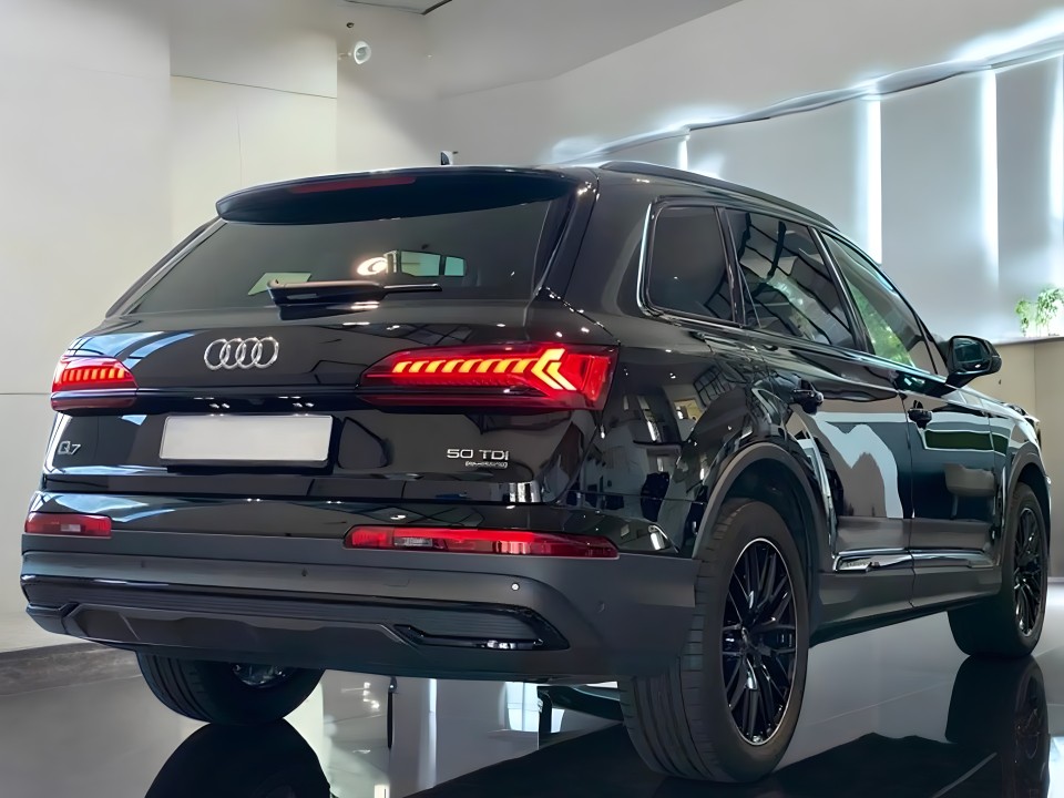 Audi Q7 50TDI quattro tiptronic (2)