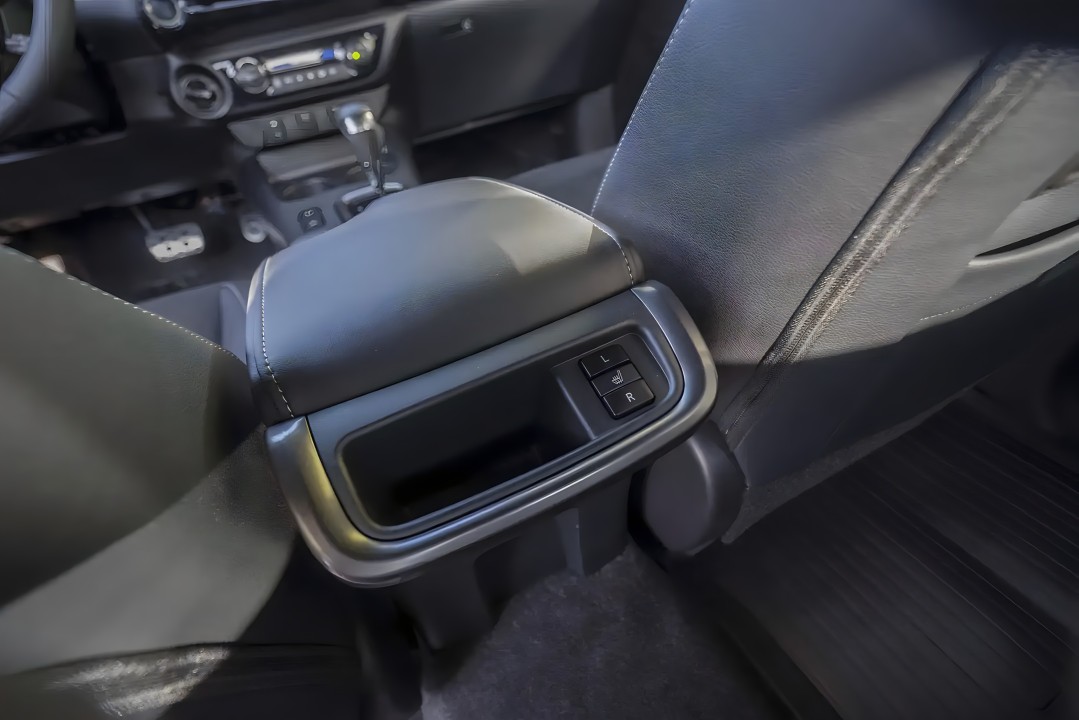 Toyota Hilux 2.8D GR-Sport - foto 13