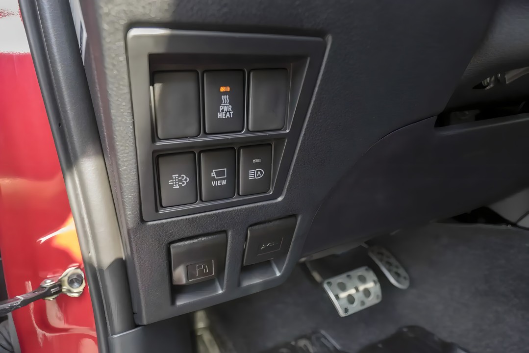 Toyota Hilux 2.8D GR-Sport - foto 14