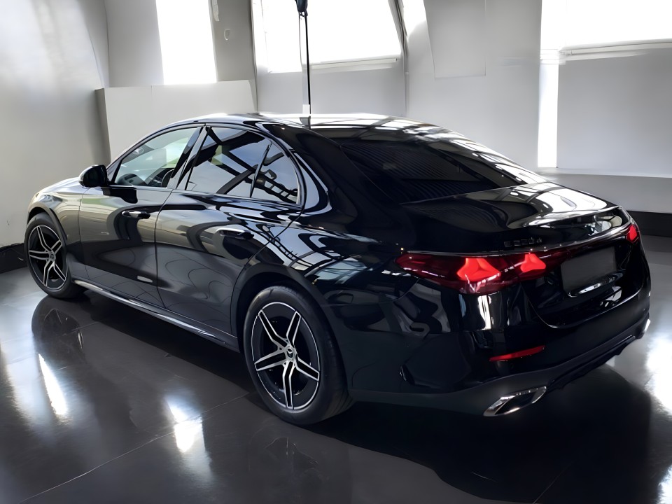 Mercedes-Benz E 220d AMG Line (5)