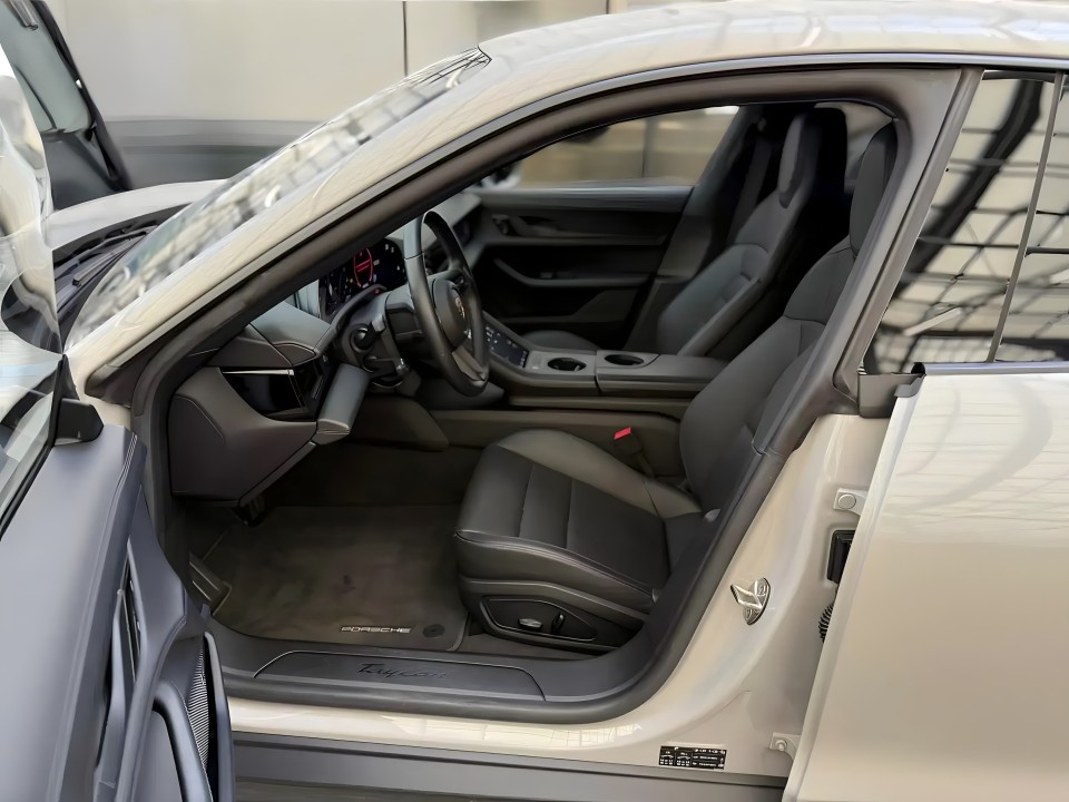 Porsche Taycan Performance - foto 8