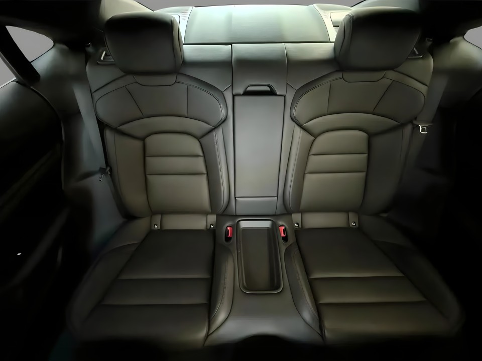 Porsche Taycan Performance - foto 12