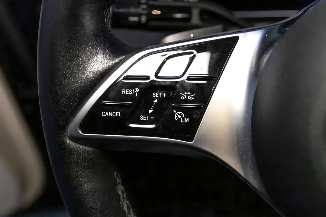 Mercedes-Benz C 300 4MATIC AMG Line - foto 13