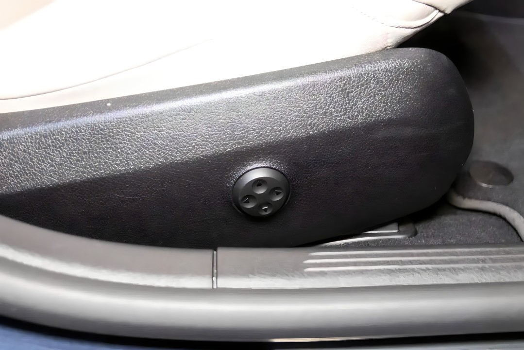 Mercedes-Benz C 300 4MATIC AMG Line - foto 29