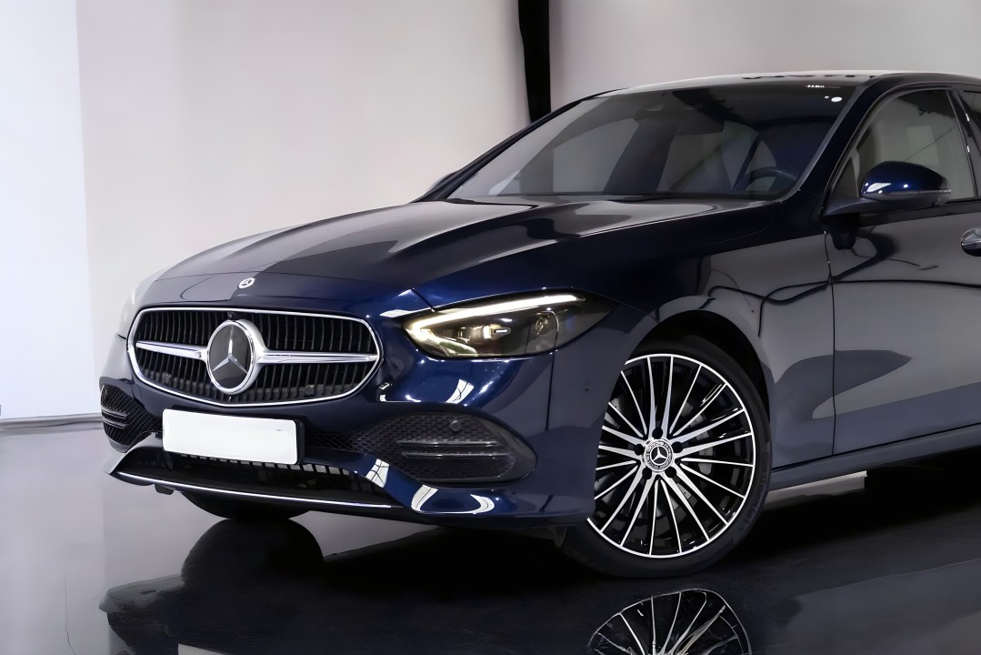 Mercedes-Benz C 300 4MATIC AMG Line - foto 38