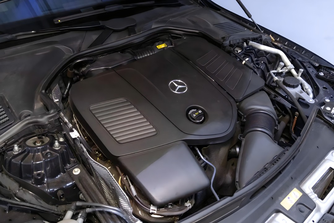 Mercedes-Benz C 300 4MATIC AMG Line - foto 33