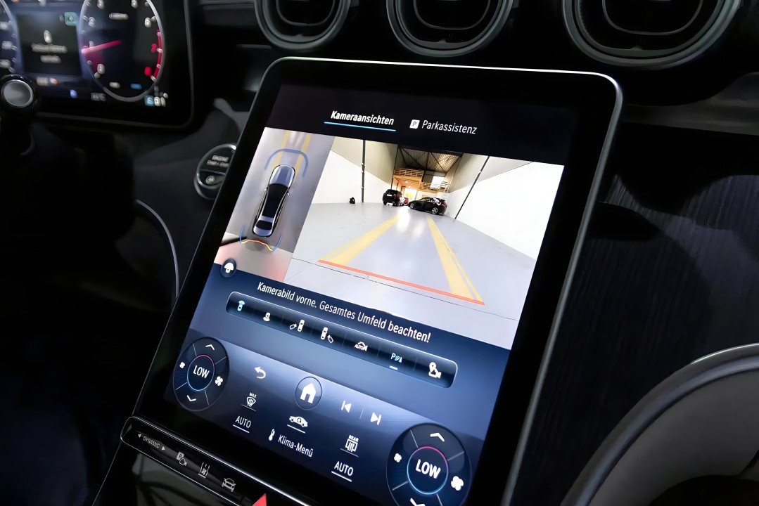 Mercedes-Benz C 300 4MATIC AMG Line - foto 17