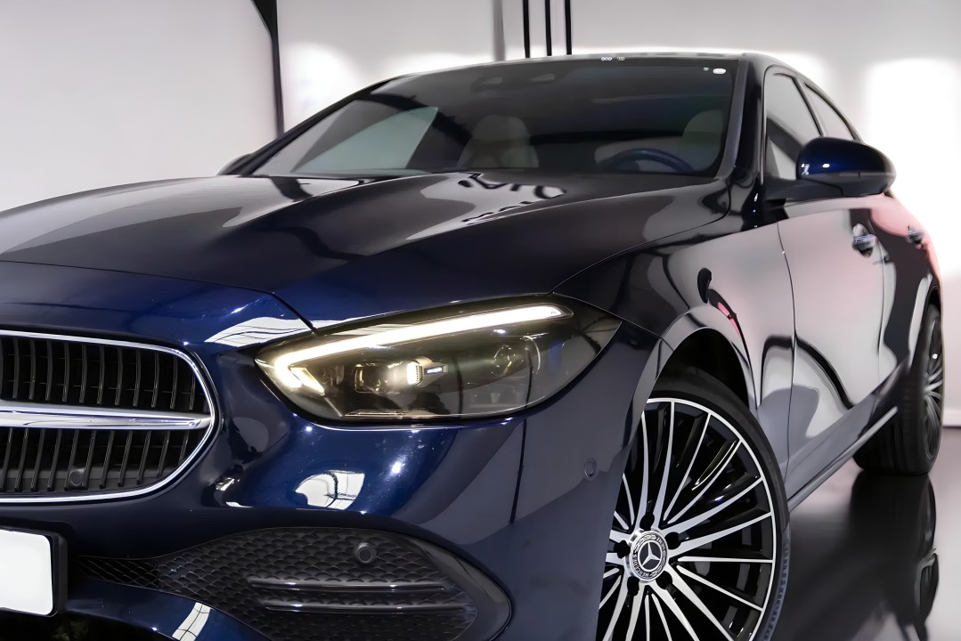 Mercedes-Benz C 300 4MATIC AMG Line - foto 34