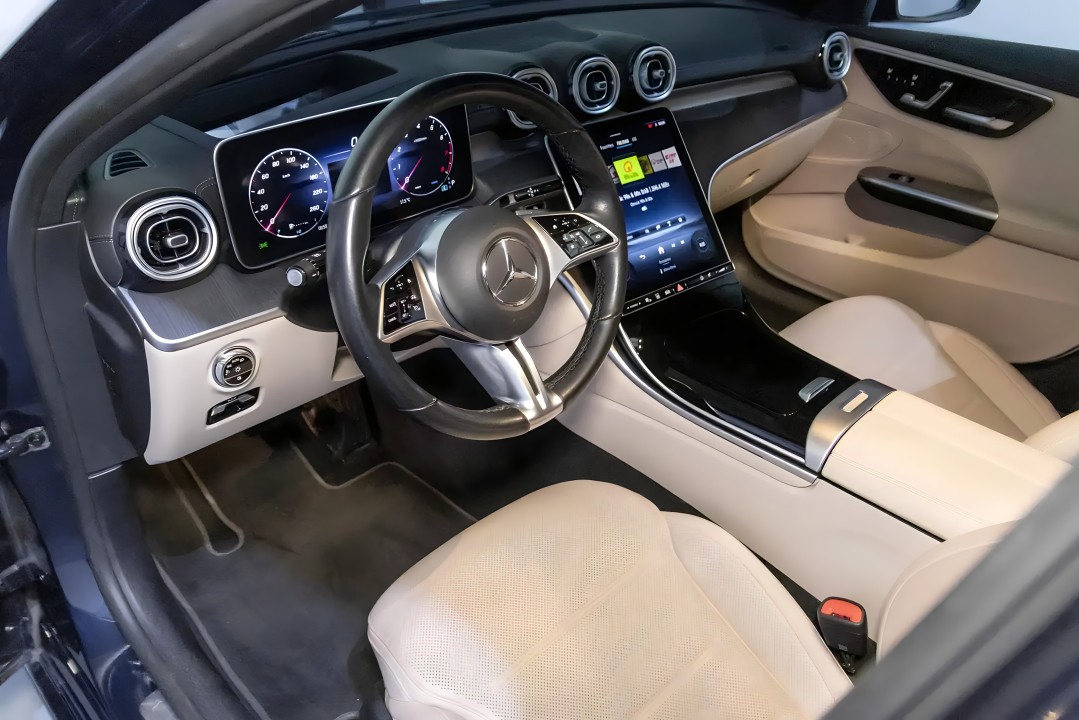 Mercedes-Benz C 300 4MATIC AMG Line - foto 8