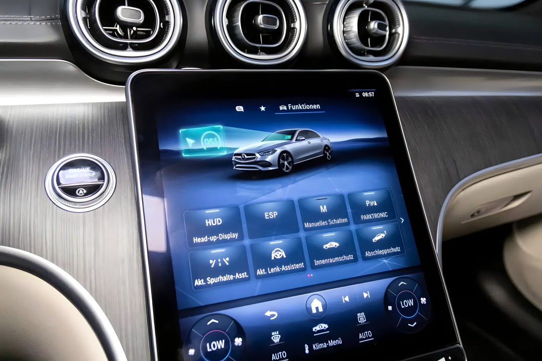 Mercedes-Benz C 300 4MATIC AMG Line - foto 19