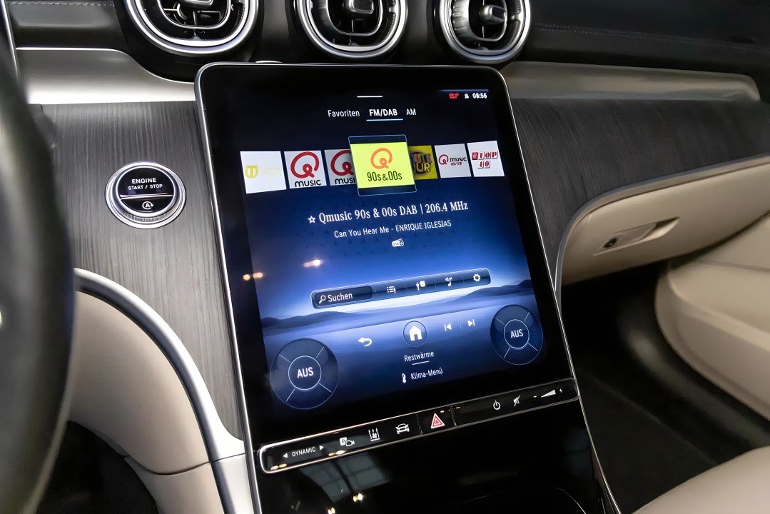 Mercedes-Benz C 300 4MATIC AMG Line - foto 18