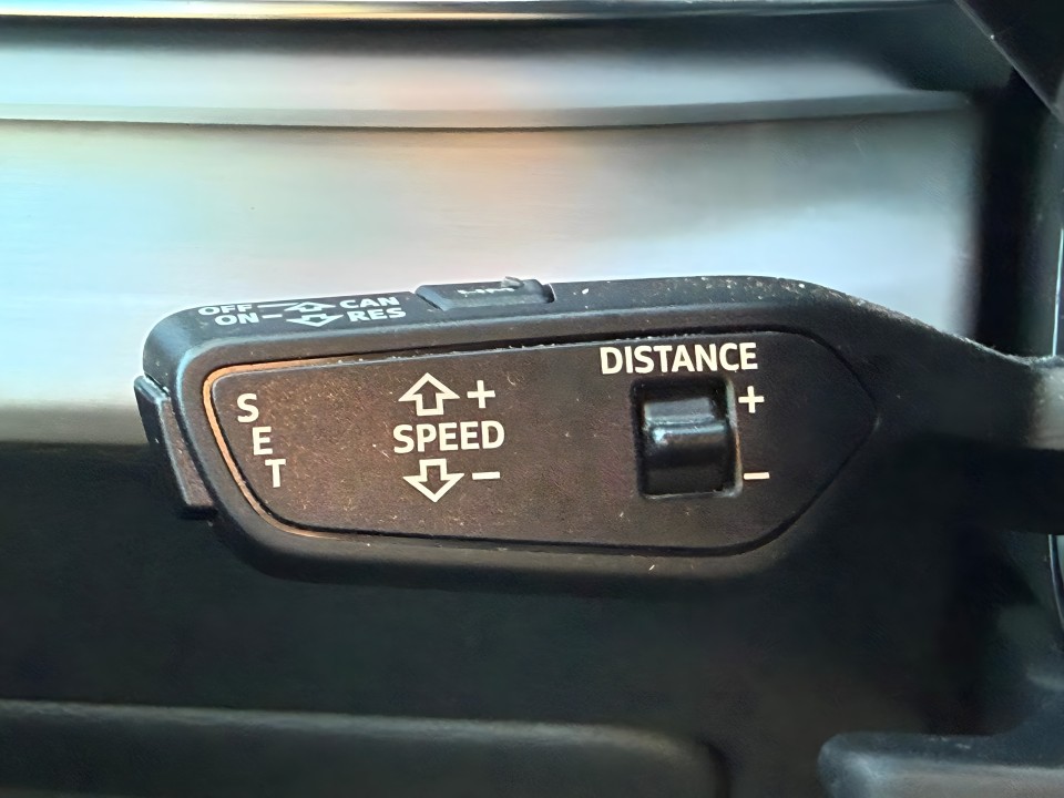 Audi Q7 55 TFSIe Quattro - foto 11