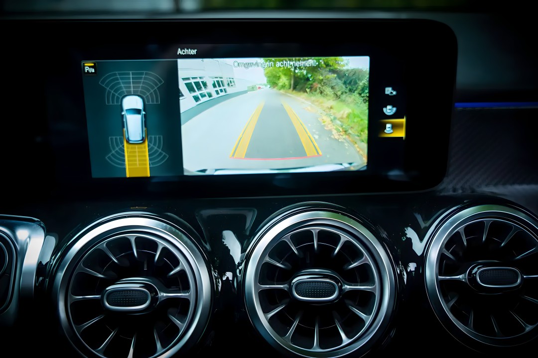 Mercedes-Benz GLB 200 AMG - foto 12