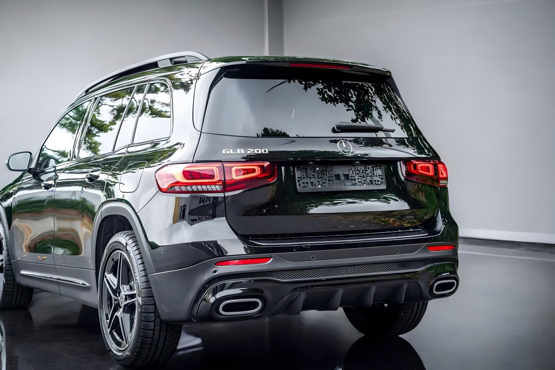 Mercedes-Benz GLB 200 AMG (4)