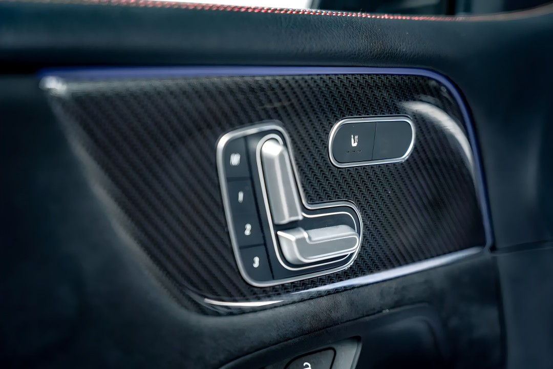 Mercedes-Benz GLB 200 AMG - foto 11