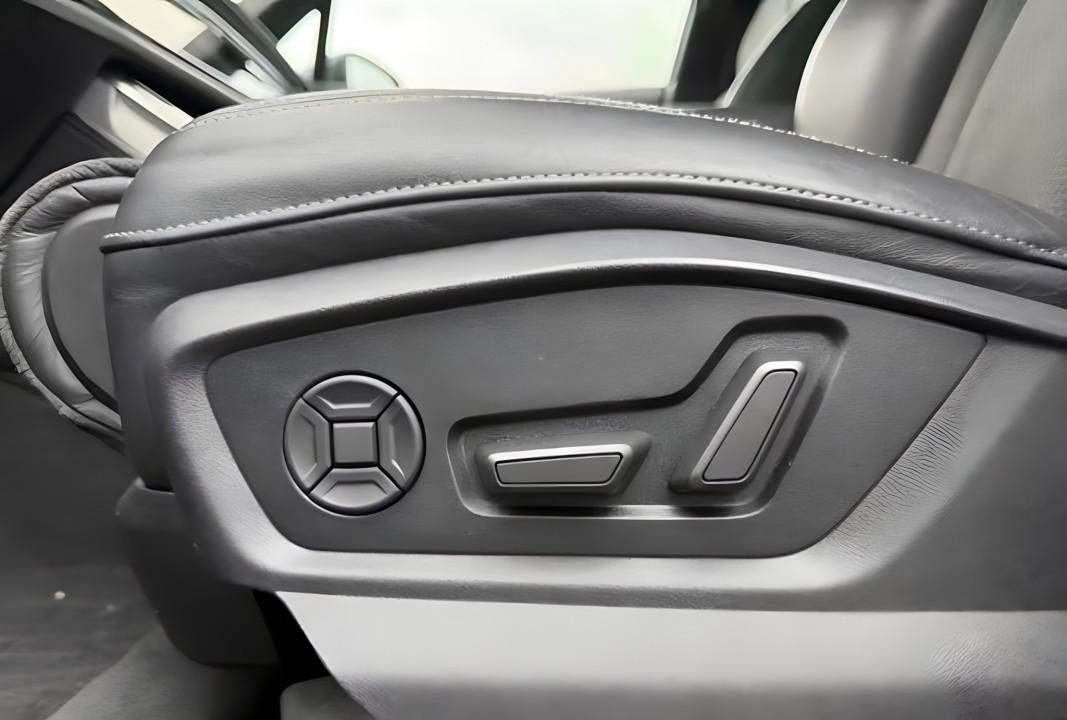 Audi Q7 55 TFSIe quattro - foto 7