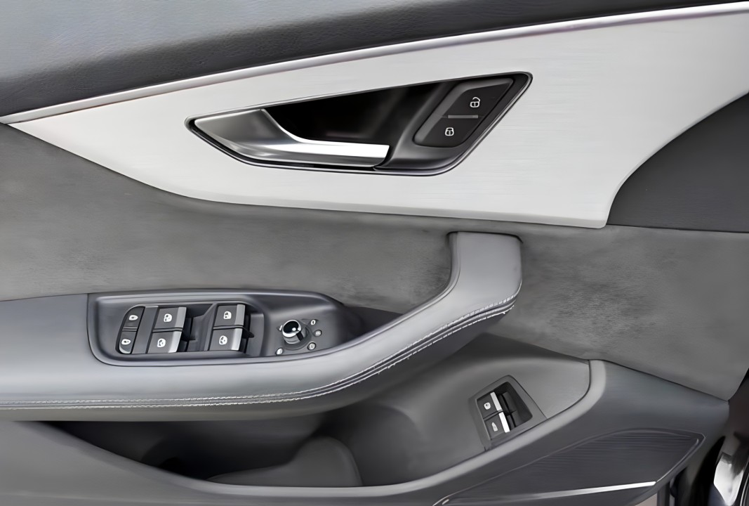 Audi Q7 55 TFSIe quattro - foto 6