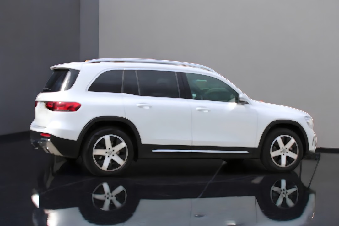 Mercedes-Benz GLB 200 (2)