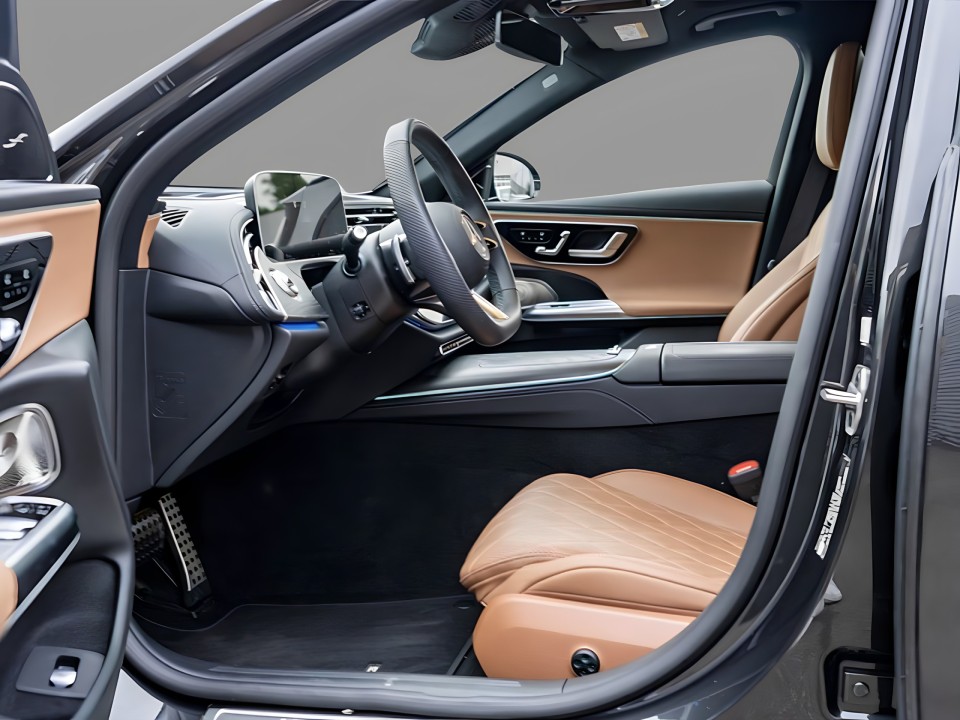 Mercedes-Benz E 300de 4MATIC AMG Line (4)