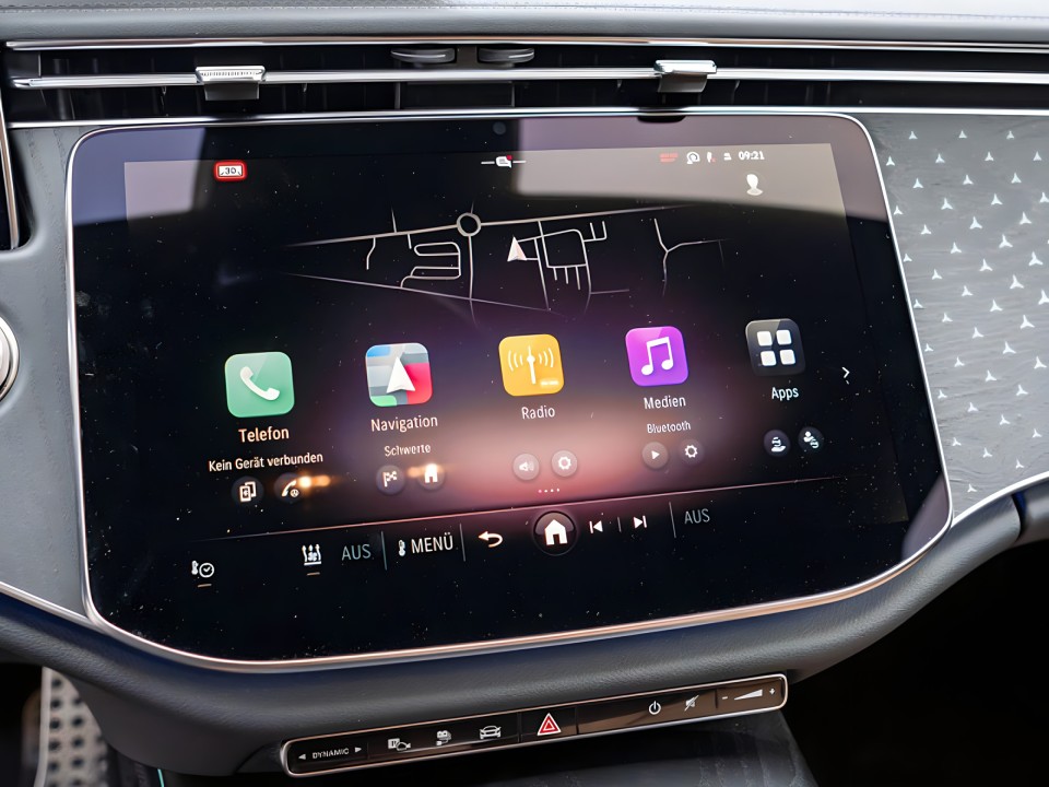 Mercedes-Benz E 300de 4MATIC AMG Line - foto 13