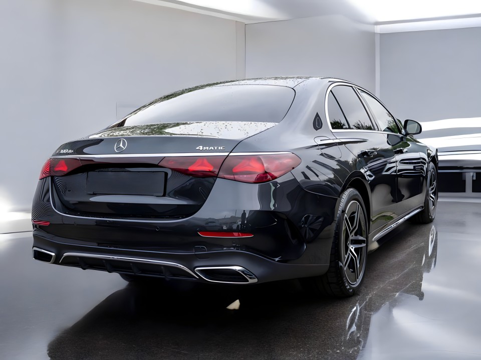Mercedes-Benz E 300de 4MATIC AMG Line (2)