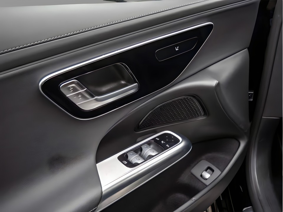 Mercedes-Benz E 220d AMG - foto 15