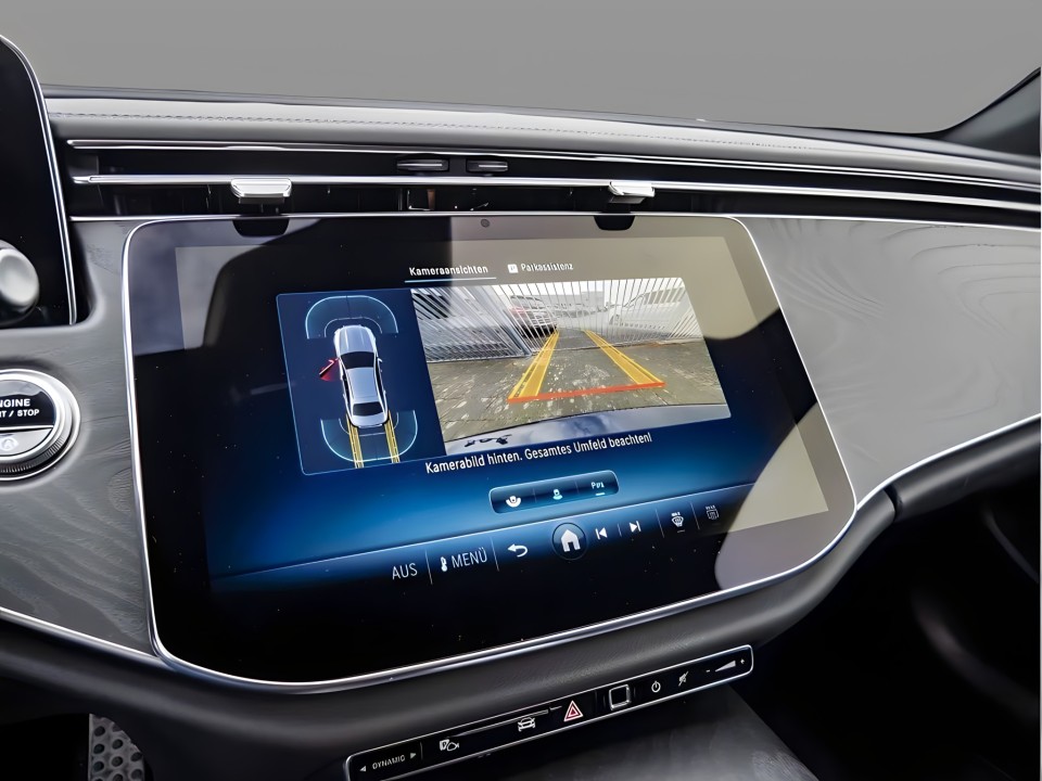 Mercedes-Benz E 220d AMG - foto 13