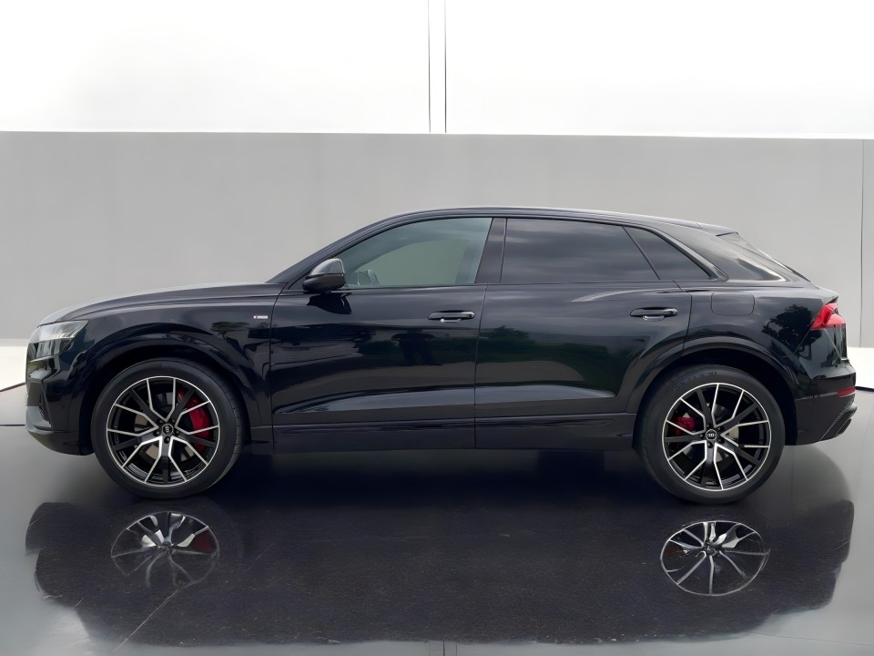 Audi Q8 60 TFSIe Quattro S-Line (2)