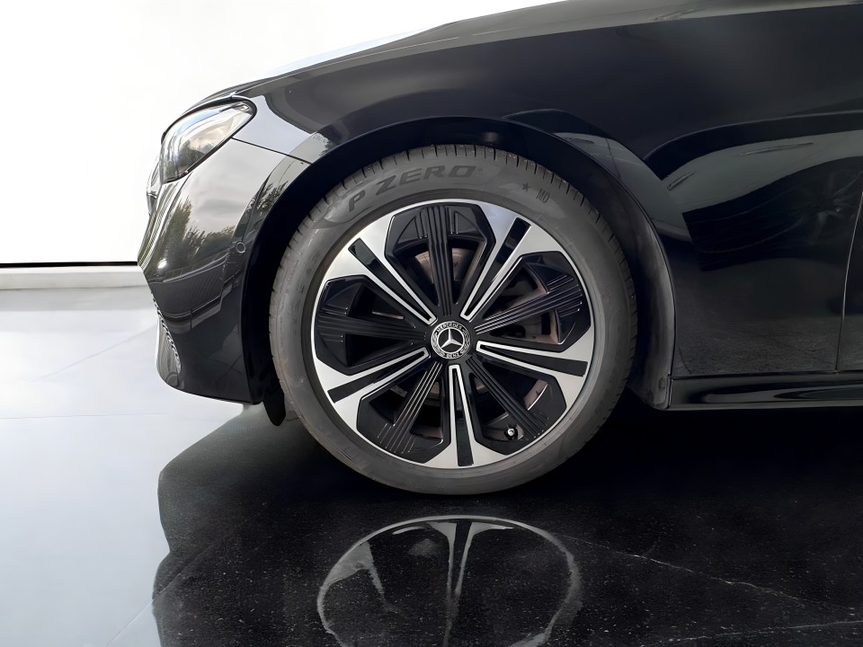 Mercedes-Benz E 220d - foto 36