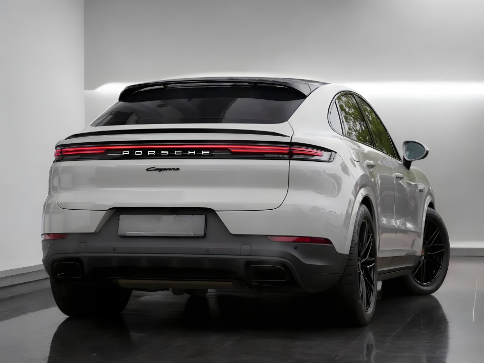 Porsche Cayenne Coupe E-Hybrid (3)