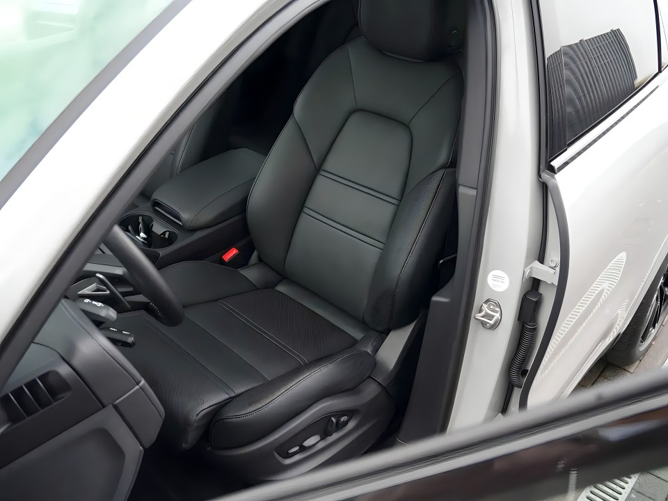 Porsche Cayenne Coupe E-Hybrid - foto 8