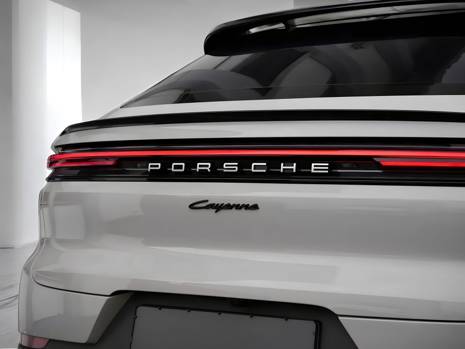 Porsche Cayenne Coupe E-Hybrid - foto 11