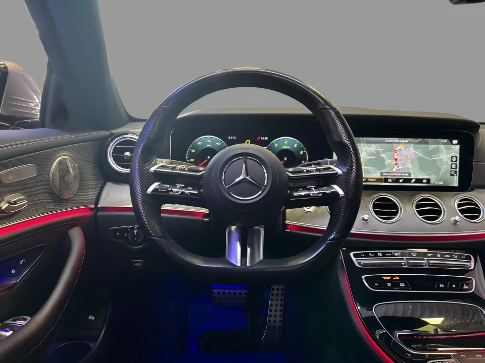 Mercedes-Benz E 300 AMG - foto 9