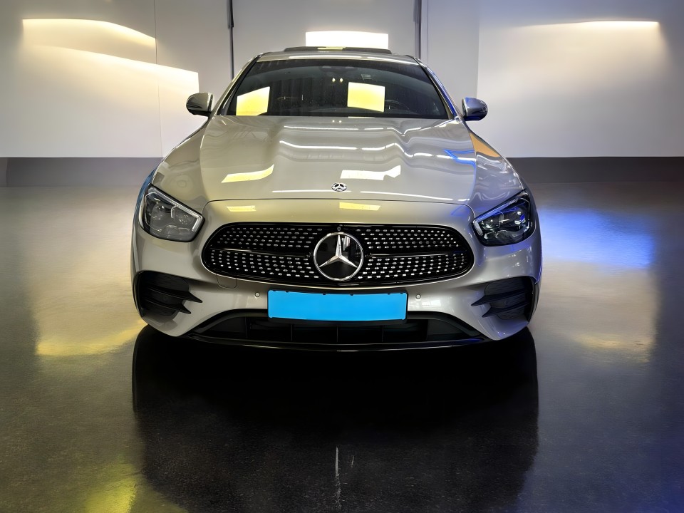 Mercedes-Benz E 300 AMG - foto 6