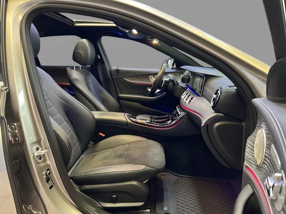 Mercedes-Benz E 300 AMG - foto 7