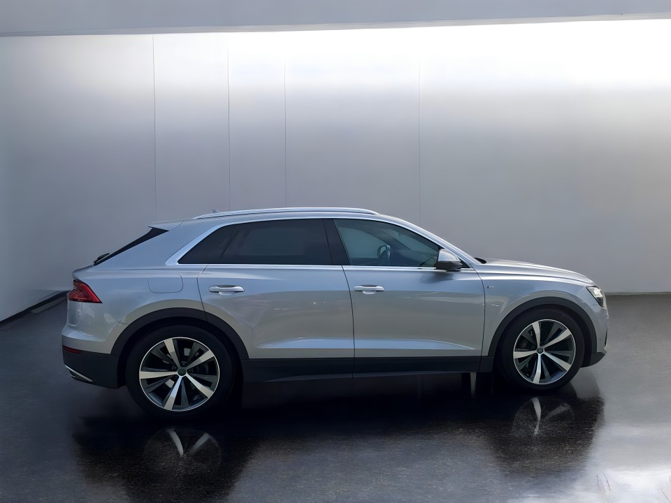 Audi Q8 50TDI quattro tiptronic (2)