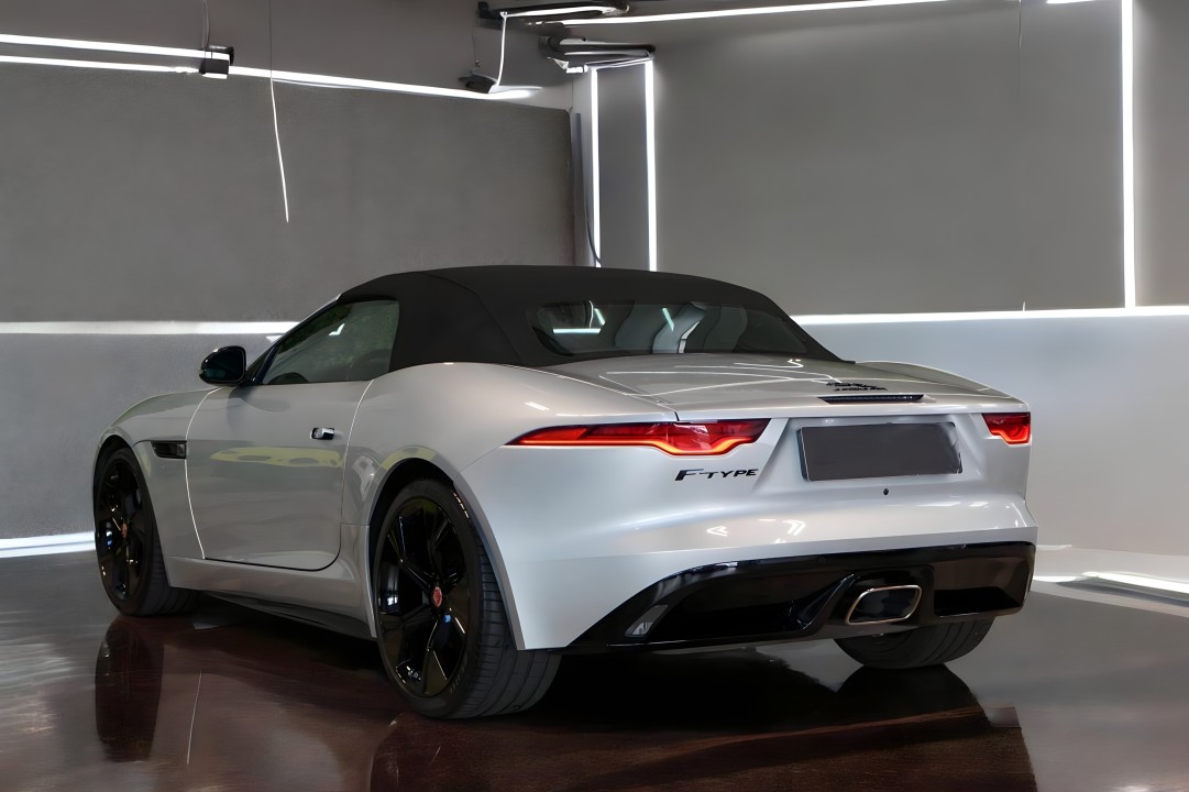 Jaguar F-Type P300 R-Dynamic (4)